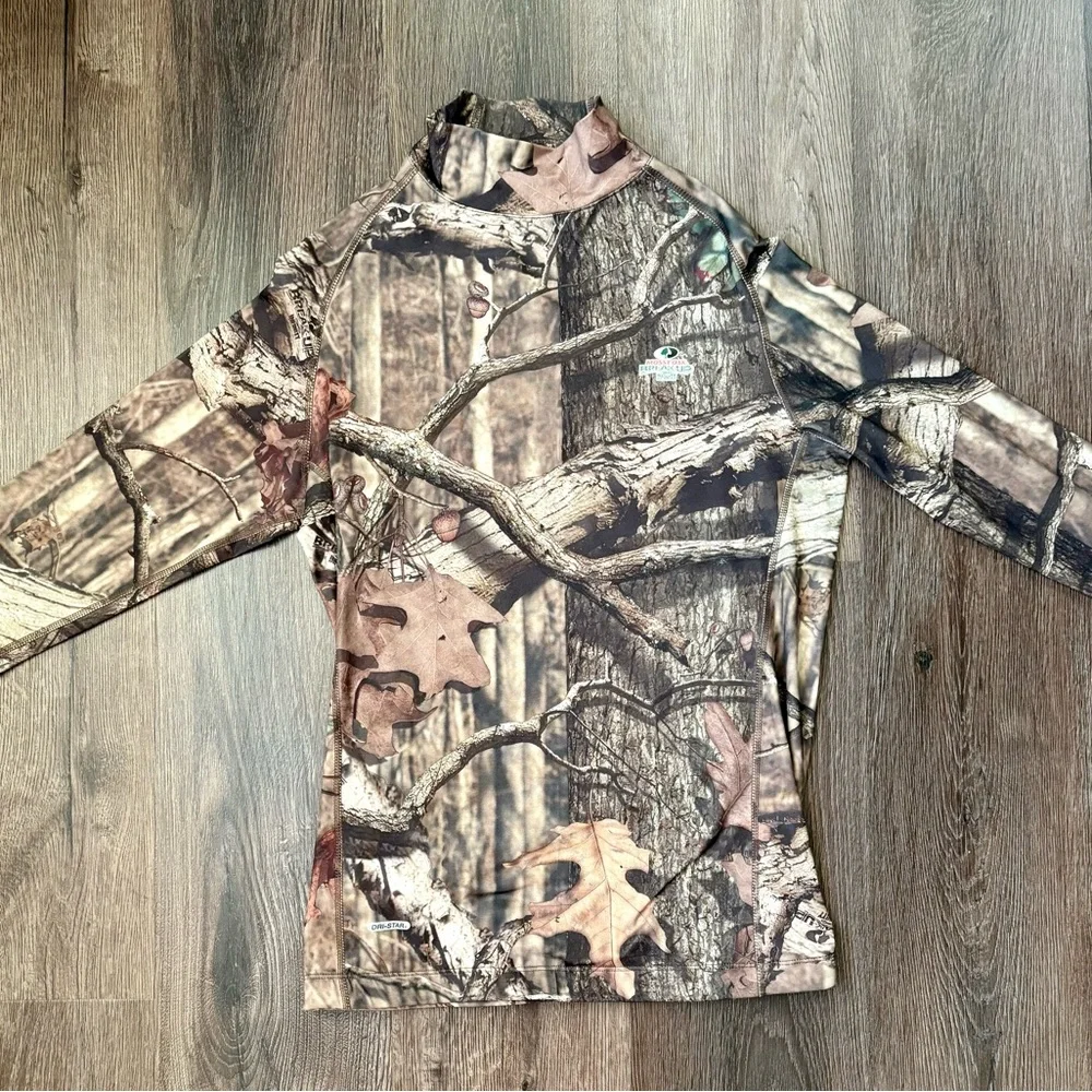 Mossy Oak Women’s Hunting Shirt – Size Medium - Picture 2 of 8